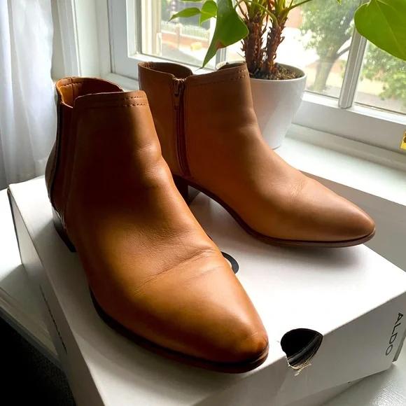 Aldo light brown Chelsea’s bootie. - Picture 1 of 3